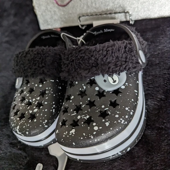 Kids Slide On Shoes - Picture 3 of 5